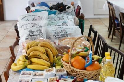 Pomenirea Sfântului Efrem cel Nou şi daruri pentru familii cu mulţi copii – fotografia 25