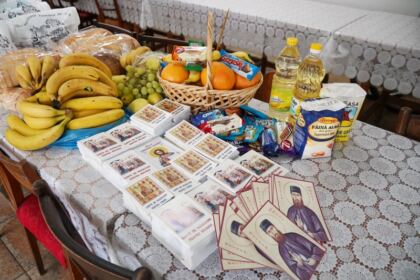 Pomenirea Sfântului Efrem cel Nou şi daruri pentru familii cu mulţi copii – fotografia 26