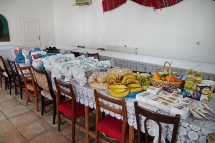 Pomenirea Sfântului Efrem cel Nou şi daruri pentru familii cu mulţi copii – fotografia 27