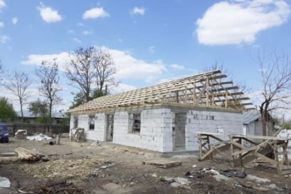 Casă pentru o familie cu 7 copii în Parohia Țibăneşti II – Protoieria Însurăţei – fotografia 8