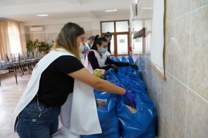 Activități social-filantopice la Centrul multifuncțional de servicii sociale „Speranțe pentru vârsta a III-a“ al Parohiei „Pogorârea Sfântului Duh“ – Galați – fotografia 5