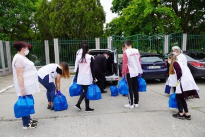 Activități social-filantopice la Centrul multifuncțional de servicii sociale „Speranțe pentru vârsta a III-a“ al Parohiei „Pogorârea Sfântului Duh“ – Galați – fotografia 7