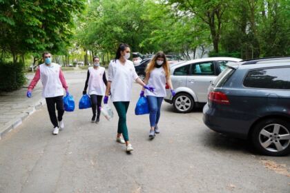 Activități social-filantopice la Centrul multifuncțional de servicii sociale „Speranțe pentru vârsta a III-a“ al Parohiei „Pogorârea Sfântului Duh“ – Galați – fotografia 9