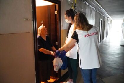 Activități social-filantopice la Centrul multifuncțional de servicii sociale „Speranțe pentru vârsta a III-a“ al Parohiei „Pogorârea Sfântului Duh“ – Galați – fotografia 13