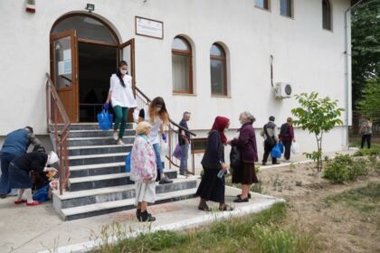 Activități social-filantopice la Centrul multifuncțional de servicii sociale „Speranțe pentru vârsta a III-a“ al Parohiei „Pogorârea Sfântului Duh“ – Galați – fotografia 21