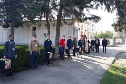 Activităţi social-filantropice în parohia „Adormirea Maicii Domnului“ din municipiul Tecuci – fotografia 1