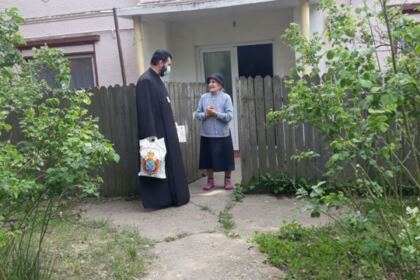 Activităţi social-filantropice în parohia „Adormirea Maicii Domnului“ din municipiul Tecuci – fotografia 6