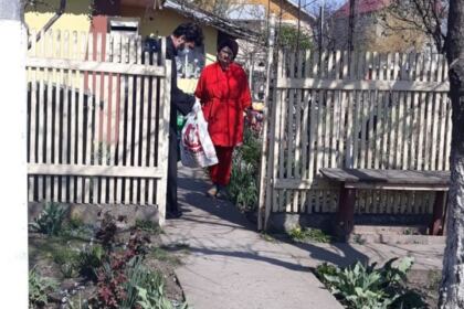 Activităţi social-filantropice în parohia „Adormirea Maicii Domnului“ din municipiul Tecuci – fotografia 7