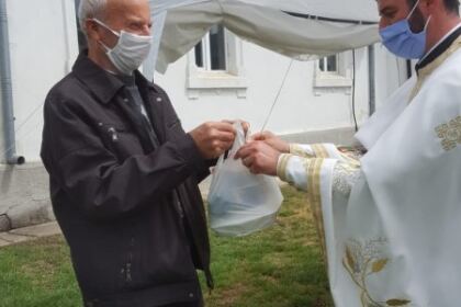 Activităţi filantropice la sărbătoarea Sfinților Împărați Constantin și Elena cinstiți în parohiile din cadrul Protoieriei Nicorești – fotografia 6