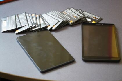 Chiriarhul Dunării de Jos sprijină elevii cu tablete electronice pentru şcoala online – fotografia 16