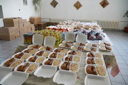 Ajutoare oferite de Parohia „Sfânta Cuvioasă Parascheva“ din Galați persoanelor nevoiaşe – fotografia 6