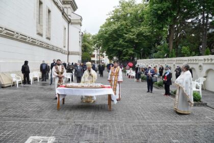 Praznicul Înălţării Domnului şi Ziua Eroilor în Arhiepiscopia Dunării de Jos – fotografia 13