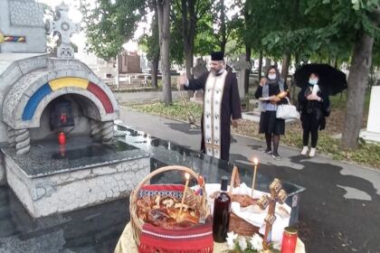 Praznicul Înălţării Domnului şi Ziua Eroilor în Arhiepiscopia Dunării de Jos – fotografia 4