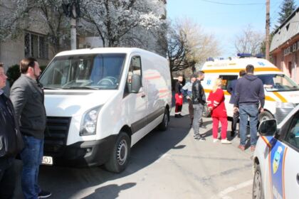Prezenţă rugătoare, daruri pentru igienă personală şi alimente pentru cei din carantină, în prezenţa prefectului judeţului Galaţi – fotografia 16