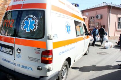 Prezenţă rugătoare, daruri pentru igienă personală şi alimente pentru cei din carantină, în prezenţa prefectului judeţului Galaţi – fotografia 19