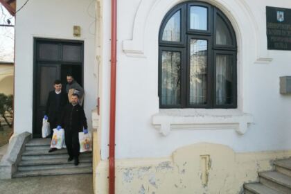 Arhiepiscopia Dunării de Jos continuă ajutorarea celor aflaţi în carantină în judeţele Galaţi şi Brăila – fotografia 3