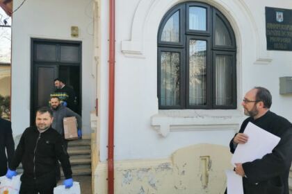 Arhiepiscopia Dunării de Jos continuă ajutorarea celor aflaţi în carantină în judeţele Galaţi şi Brăila – fotografia 4