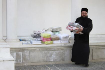 Arhiepiscopia Dunării de Jos continuă ajutorarea celor aflaţi în carantină în judeţele Galaţi şi Brăila – fotografia 7