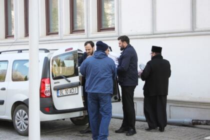 Arhiepiscopia Dunării de Jos continuă ajutorarea celor aflaţi în carantină în judeţele Galaţi şi Brăila – fotografia 8