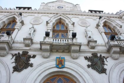Arhiepiscopia Dunării de Jos continuă ajutorarea celor aflaţi în carantină în judeţele Galaţi şi Brăila – fotografia 12
