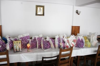 Arhiepiscopia Dunării de Jos oferă zilnic hrană persoanele izolate la domiciliu – fotografia 1