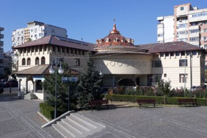 Arhiepiscopia Dunării de Jos oferă zilnic mâncare persoanelor fără adăpost, celor din carantină şi asistaţilor sociali – fotografia 3