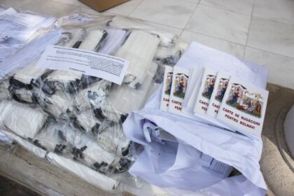 Arhiepiscopia Dunării de Jos oferă 10.000 de măşti de protecţie pentru personalul medical, auxiliar şi pacienţii din Spitale – fotografia 6