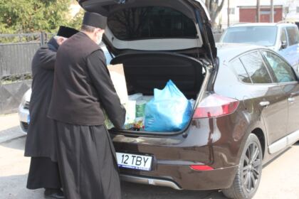 Spitalul şi Centrul de carantină din Tecuci, precum şi persoanele izolate la domiciliu au primit sprijin din partea Arhiepiscopiei Dunării de Jos – fotografia 4