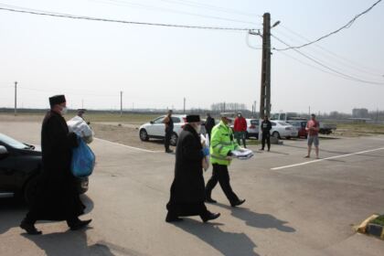 Spitalul şi Centrul de carantină din Tecuci, precum şi persoanele izolate la domiciliu au primit sprijin din partea Arhiepiscopiei Dunării de Jos – fotografia 10