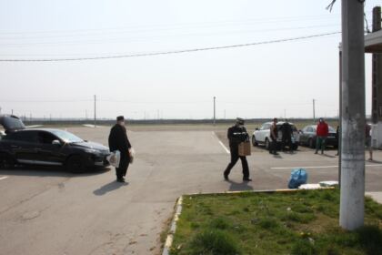 Spitalul şi Centrul de carantină din Tecuci, precum şi persoanele izolate la domiciliu au primit sprijin din partea Arhiepiscopiei Dunării de Jos – fotografia 11