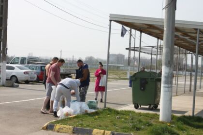 Spitalul şi Centrul de carantină din Tecuci, precum şi persoanele izolate la domiciliu au primit sprijin din partea Arhiepiscopiei Dunării de Jos – fotografia 14