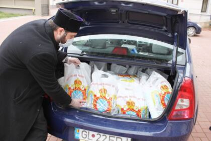 Arhiepiscopia Dunării de Jos continuă campania de sprijinire a spitalelor – fotografia 3