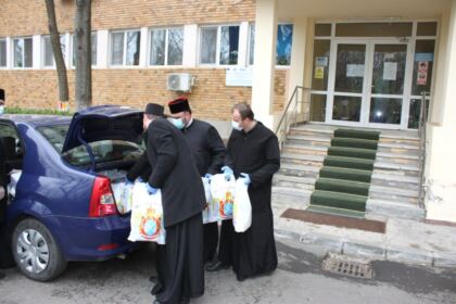Arhiepiscopia Dunării de Jos continuă campania de sprijinire a spitalelor – fotografia 7
