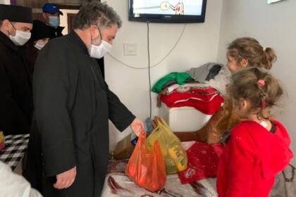 Daruri pentru bătrâni și copii cu sprijinul Protoieriei Nicorești – fotografia 4