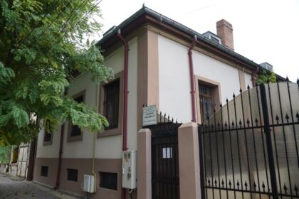 Copiii nevoiaşi primesc hrană zilnic şi alte ajutoare la Centrul social „Sfântul Vasile cel Mare“ din Brăila – fotografia 1