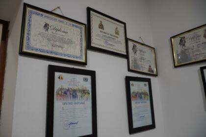 Copiii nevoiaşi primesc hrană zilnic şi alte ajutoare la Centrul social „Sfântul Vasile cel Mare“ din Brăila – fotografia 13