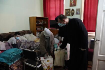 Copiii nevoiaşi primesc hrană zilnic şi alte ajutoare la Centrul social „Sfântul Vasile cel Mare“ din Brăila – fotografia 41