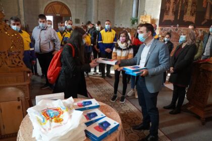 Tablete electronice oferite copiilor angajaţilor din cadrul Combinatului siderurgic Galaţi – fotografia 26