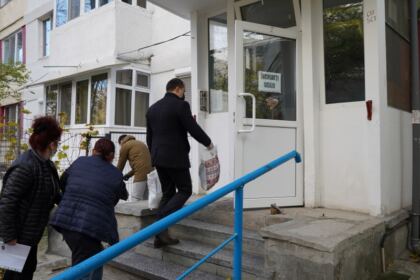 Ajutoare oferite persoanelor fără adăpost la Galaţi – fotografia 13