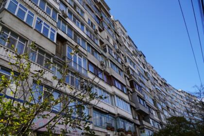 Daruri din partea parohiei „Sf. Filofteia” pentru familiile cu mulţi copii şi bătrânii nevoiaşi – fotografia 9