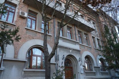 Înfiinţarea şi dotare a 10 cabine medicale în cadrul unor mănăstiri din Eparhia Dunării de Jos – fotografia 2
