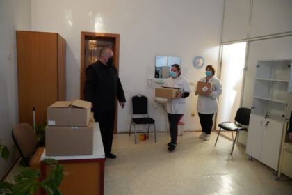 Înfiinţarea şi dotare a 10 cabine medicale în cadrul unor mănăstiri din Eparhia Dunării de Jos – fotografia 12