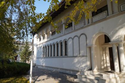 Simpozion naţional interseminarial la Galaţi – fotografia 1