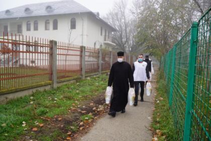 Activități social-filantropice desfăşurate de Centrul „Speranţe pentru vârsta a III-a“ din Galaţi – fotografia 11