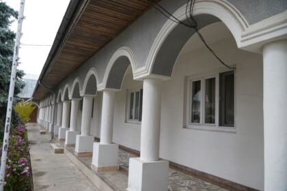 În Arhiepiscopia Dunării de Jos încă un cabinet medical mănăstiresc a fost dotat corespunzător – fotografia 4