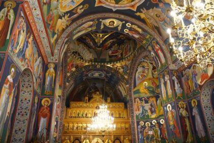 În Arhiepiscopia Dunării de Jos încă un cabinet medical mănăstiresc a fost dotat corespunzător – fotografia 32