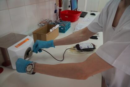 O nouă acţiune de donare de sânge a preoţilor şi credincioşilor din Protopopiatul Tecuci – fotografia 17