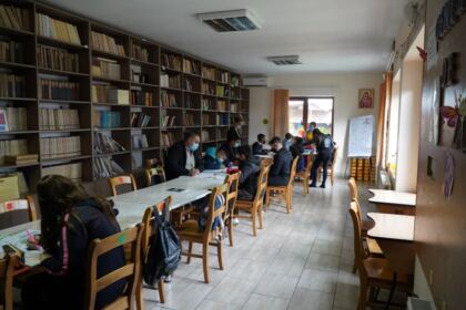 Asociaţia Multifuncțională Filantropică „Sfântul Spiridon“ din Galaţi oferă în continuare sprijin copiilor şi familiilor nevoiaşe – fotografia 15