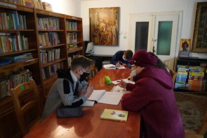Asociaţia Multifuncțională Filantropică „Sfântul Spiridon“ din Galaţi oferă în continuare sprijin copiilor şi familiilor nevoiaşe – fotografia 18