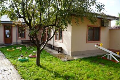 Asociaţia Multifuncțională Filantropică „Sfântul Spiridon“ din Galaţi oferă în continuare sprijin copiilor şi familiilor nevoiaşe – fotografia 24